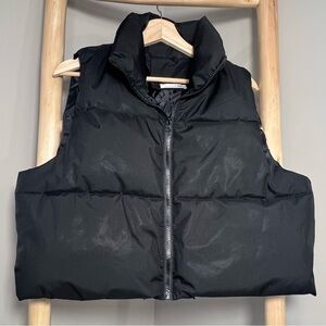Black Boxy Puffer Vest Size Large cropped